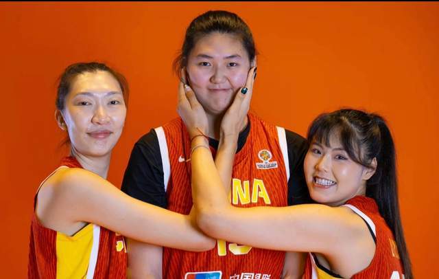 中国女篮今夜首发5人出炉!韩旭+杨舒予、陈明伶、罗欣棫、张曼曼
