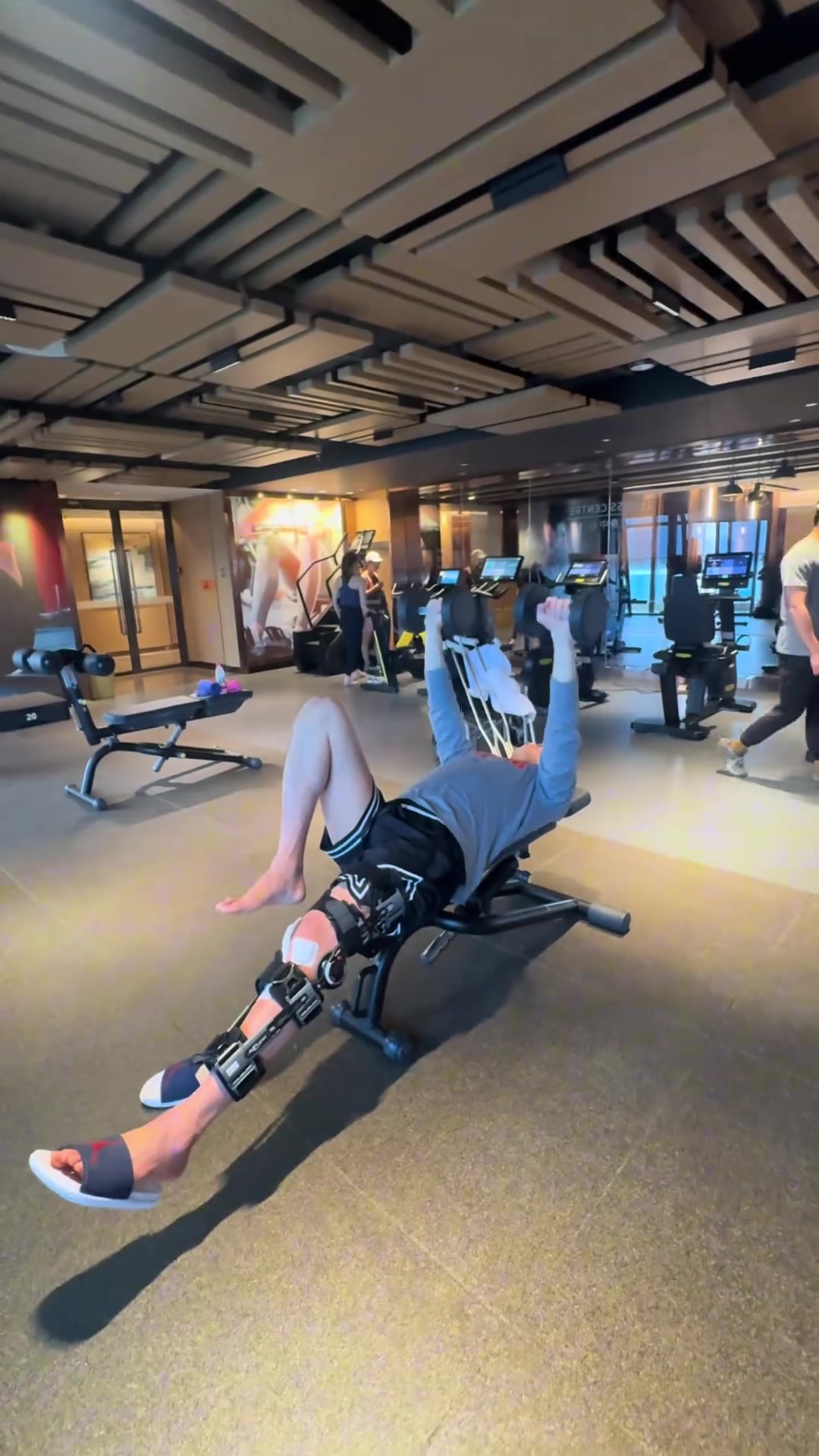 开云官网-郭艾伦晒康复过程:加油 难熬的日子很快就会过去的